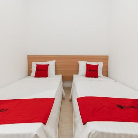 RedDoorz @ Graha Cemerlang Maros Kallikalli Exterior foto