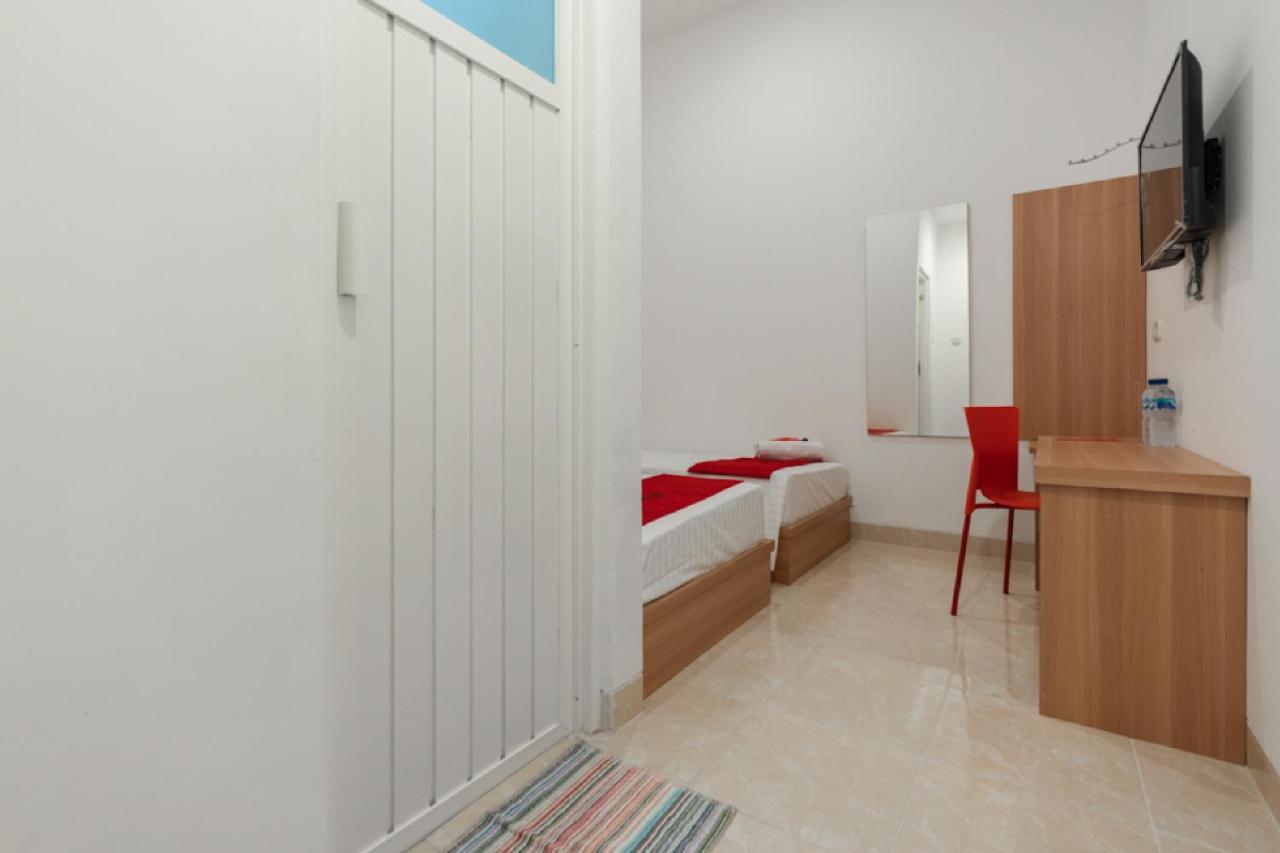 RedDoorz @ Graha Cemerlang Maros Makassar Exterior foto