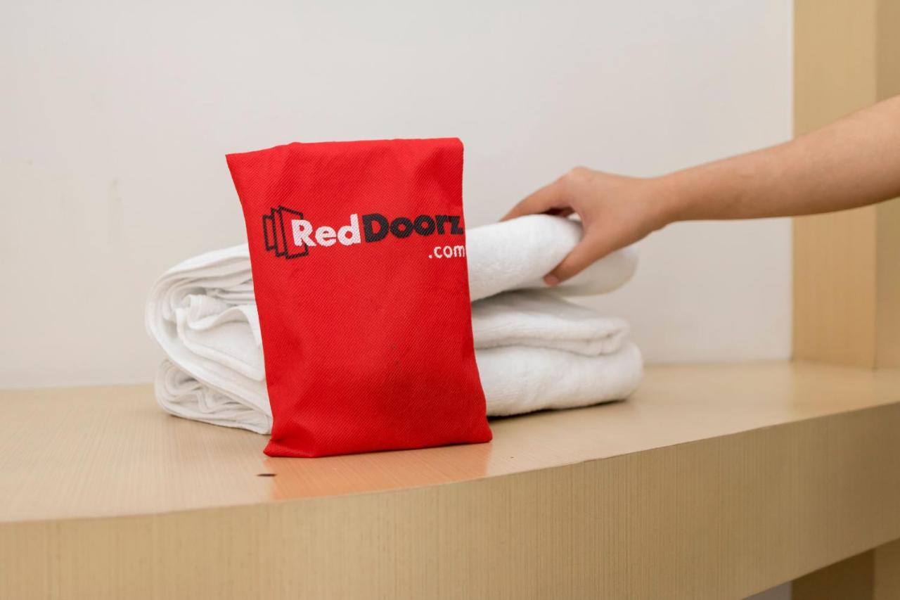 RedDoorz @ Graha Cemerlang Maros Makassar Exterior foto
